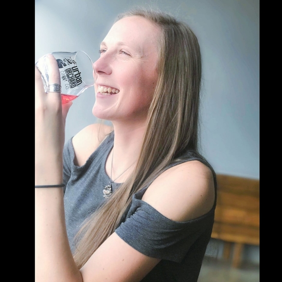 Meet your Posher, Crystal - Picture 1 of 1